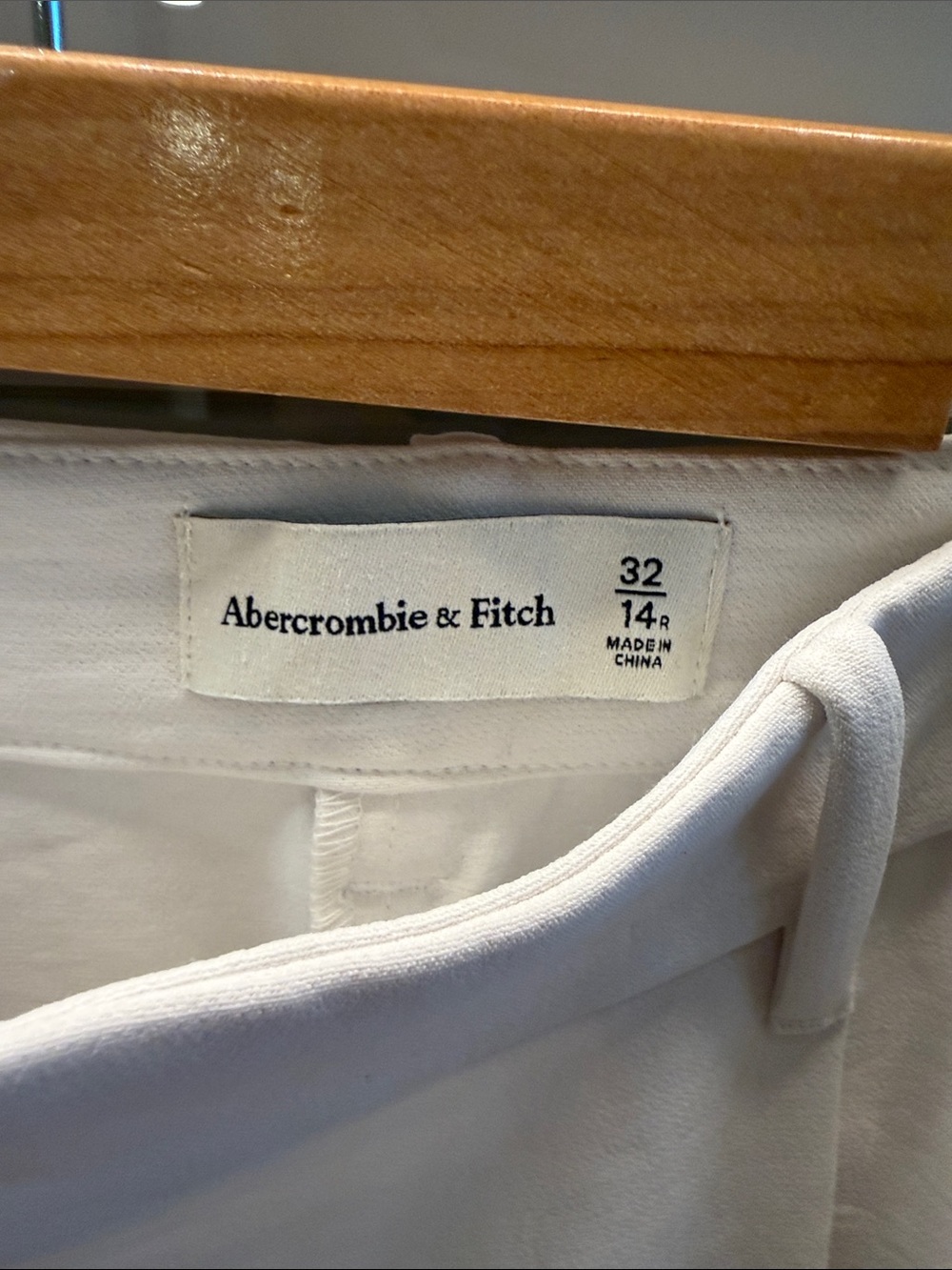 Abercrombie & Fitch women’s  Cream Dress Pants - Tailored Straight Leg 14 - Picture 2 of 4